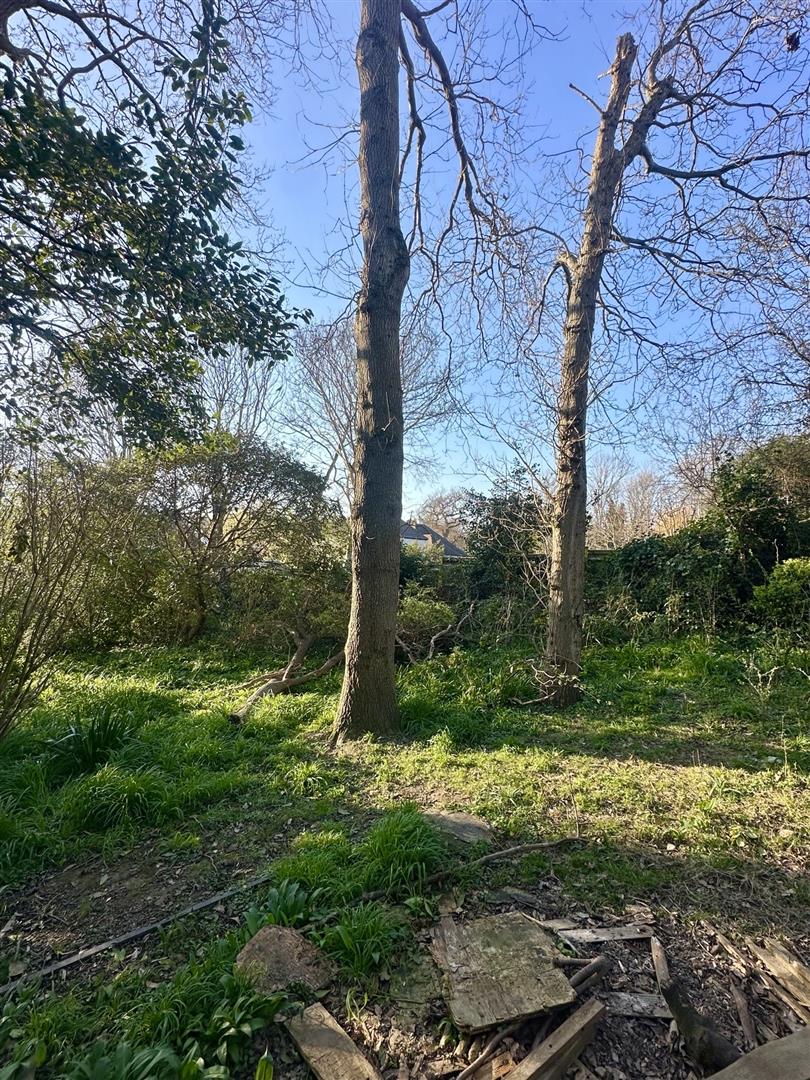 3 bed property in Sunningdale Close, Bexhill-On-Sea